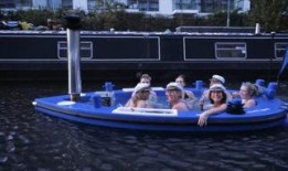 漂流的浴室在线观看,跟随浴室漂流，探索未知世界